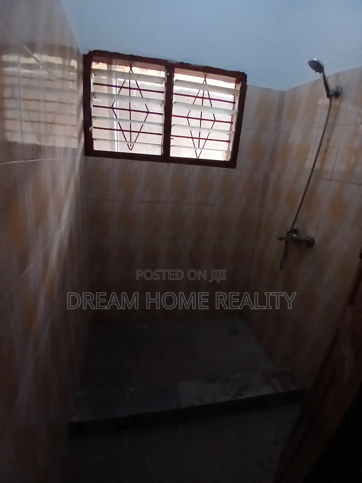 3bdrm Apartment in Omani Guest House 🏠, Pillar 2 for rent