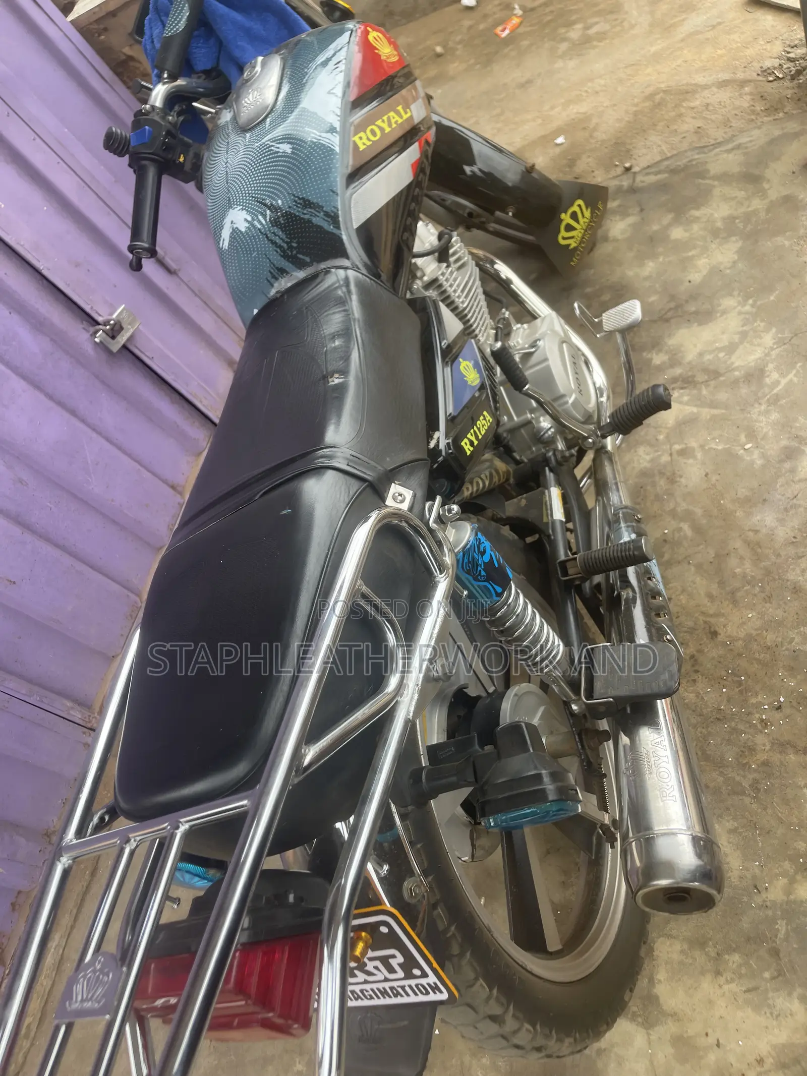 New Royal RY125 2025 Black