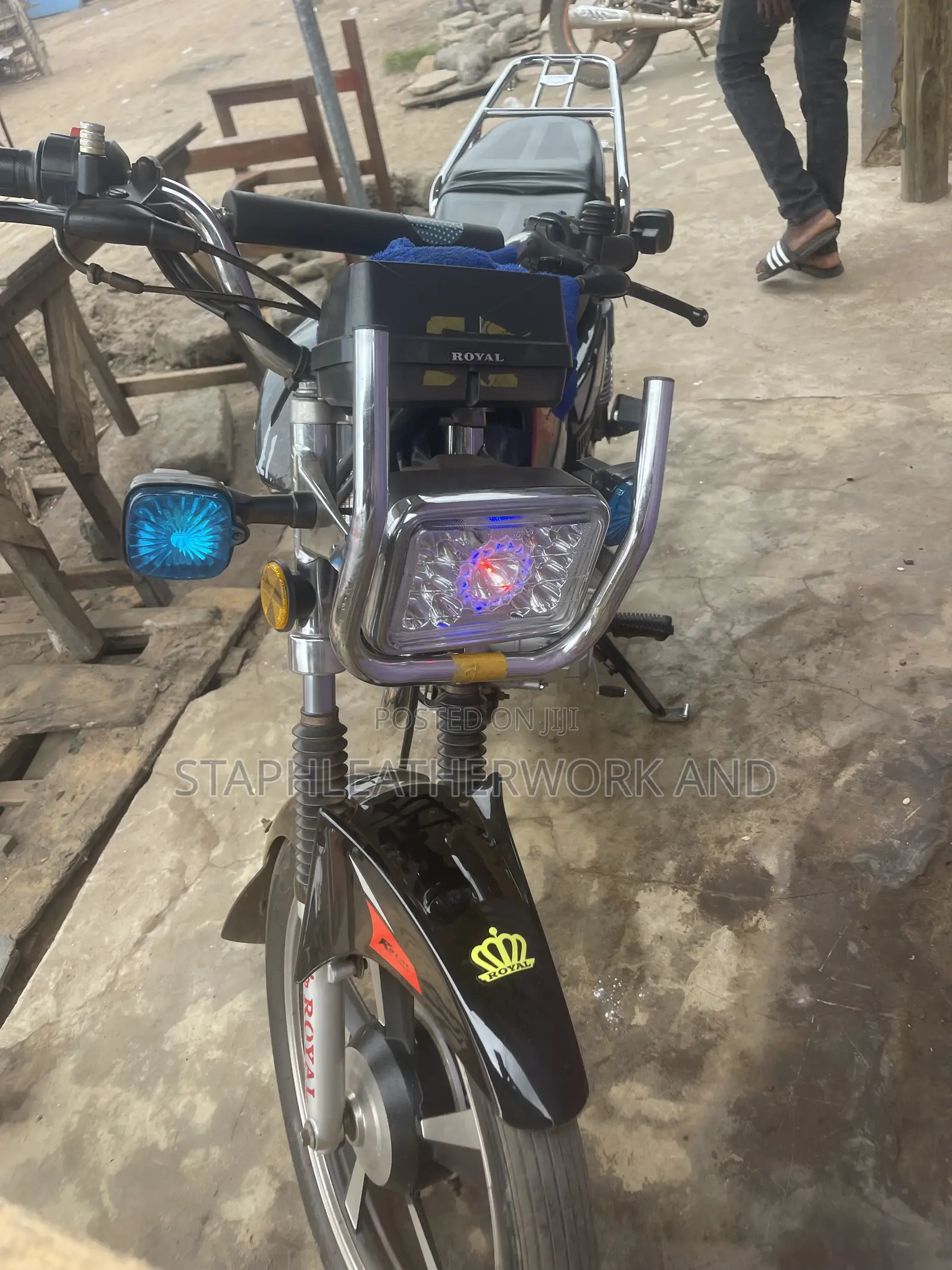 New Royal RY125 2025 Black