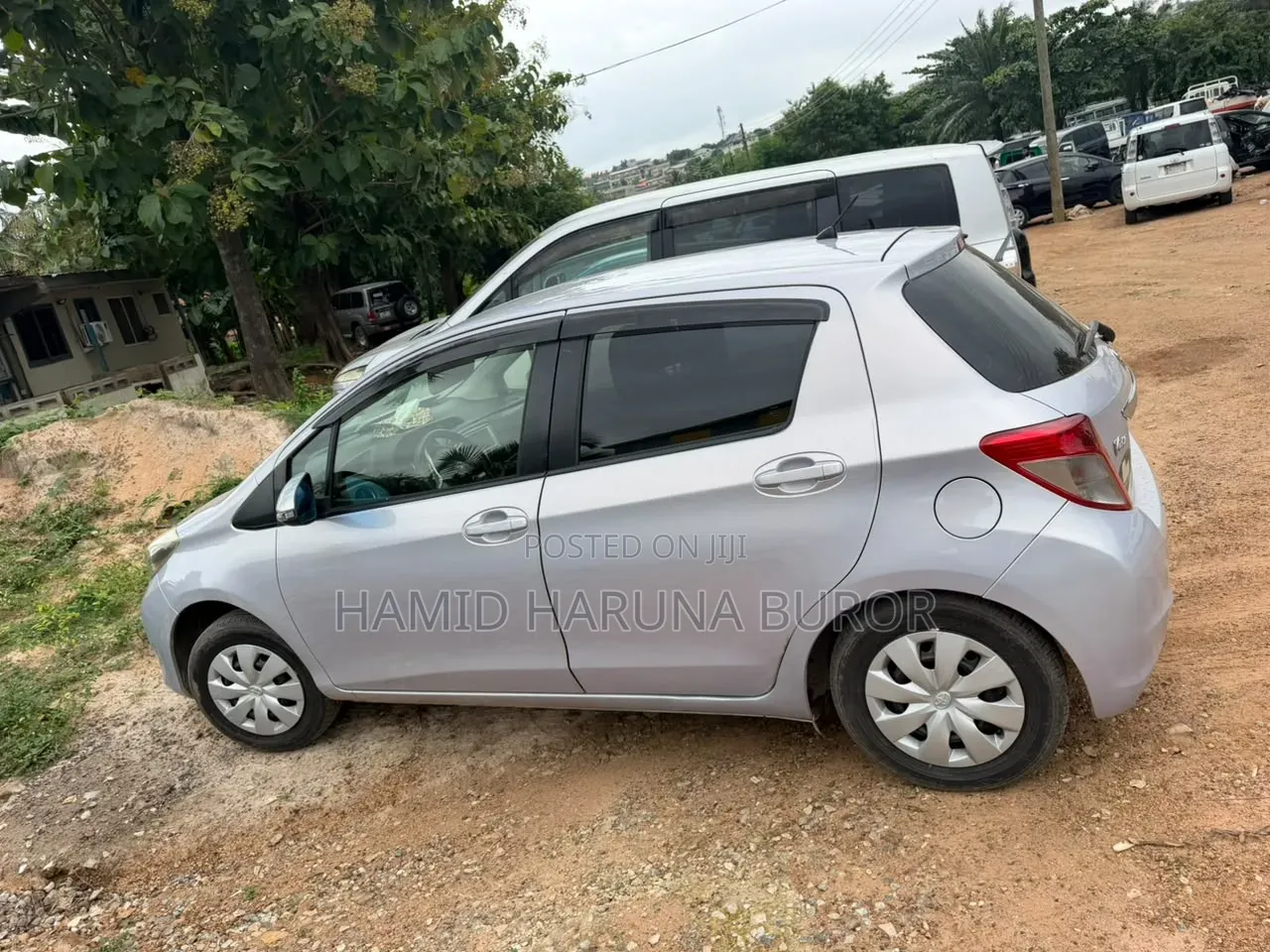 Toyota Vitz 1.3 FWD 5dr 2013 Silver