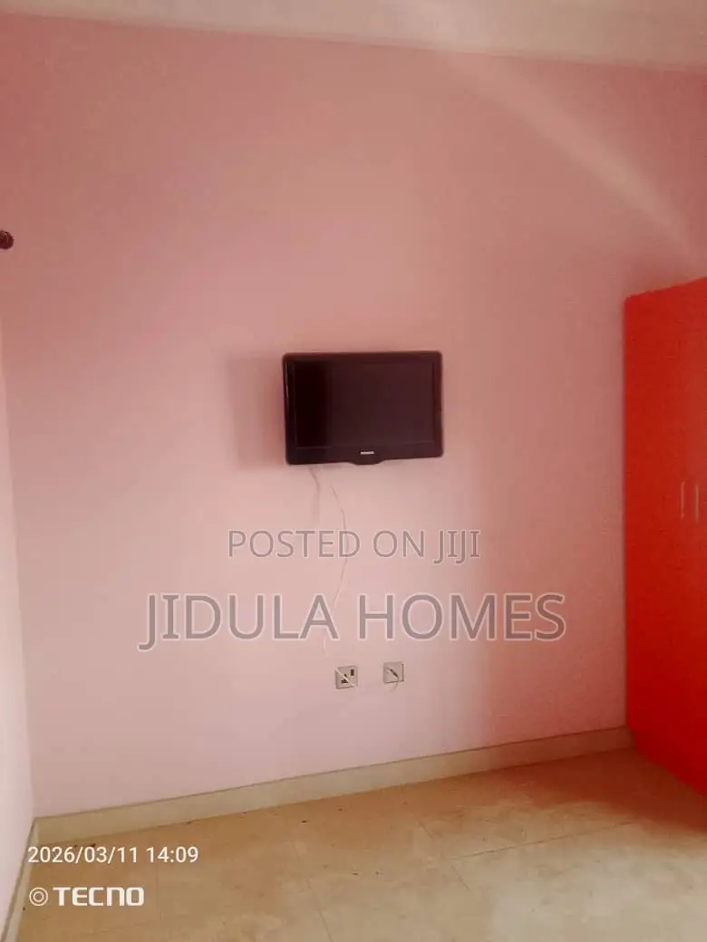 8bdrm Mansion in Adenta Frafraha for rent