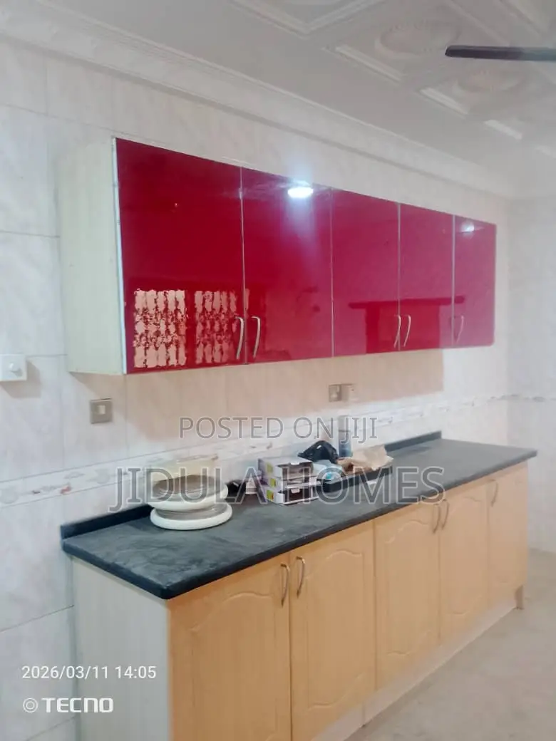 8bdrm Mansion in Adenta Frafraha for rent