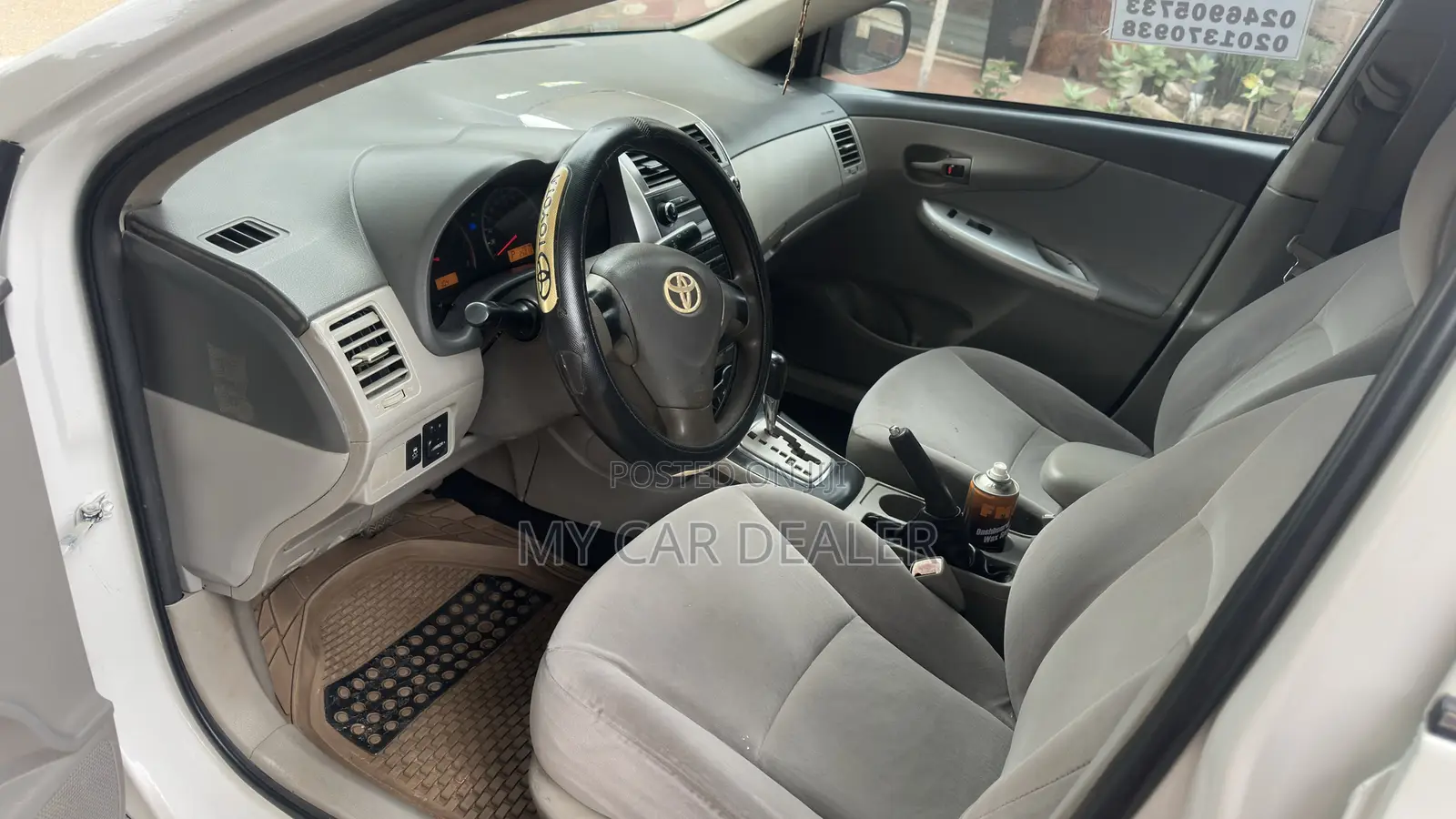 Toyota Corolla Base 4dr Sedan (1.8L 4cyl 5M) 2010 White