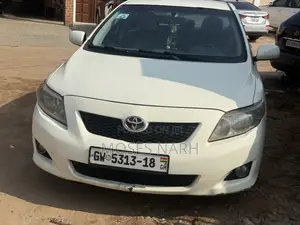 Toyota Corolla LE 4dr Sedan (1.8L 4cyl 4A) 2010 White