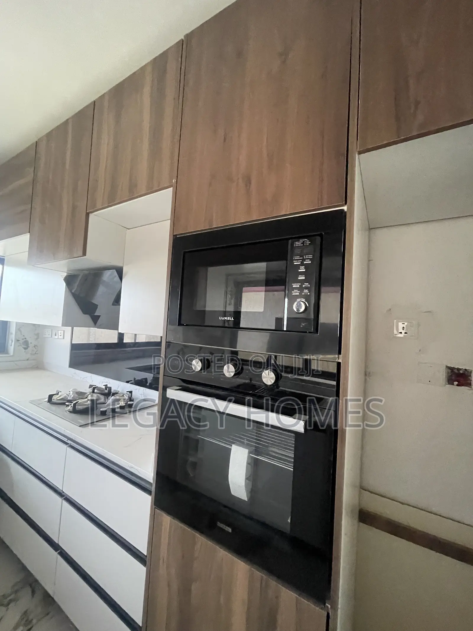 3bdrm Townhouse / Terrace in Haatso, Asore Junction for rent