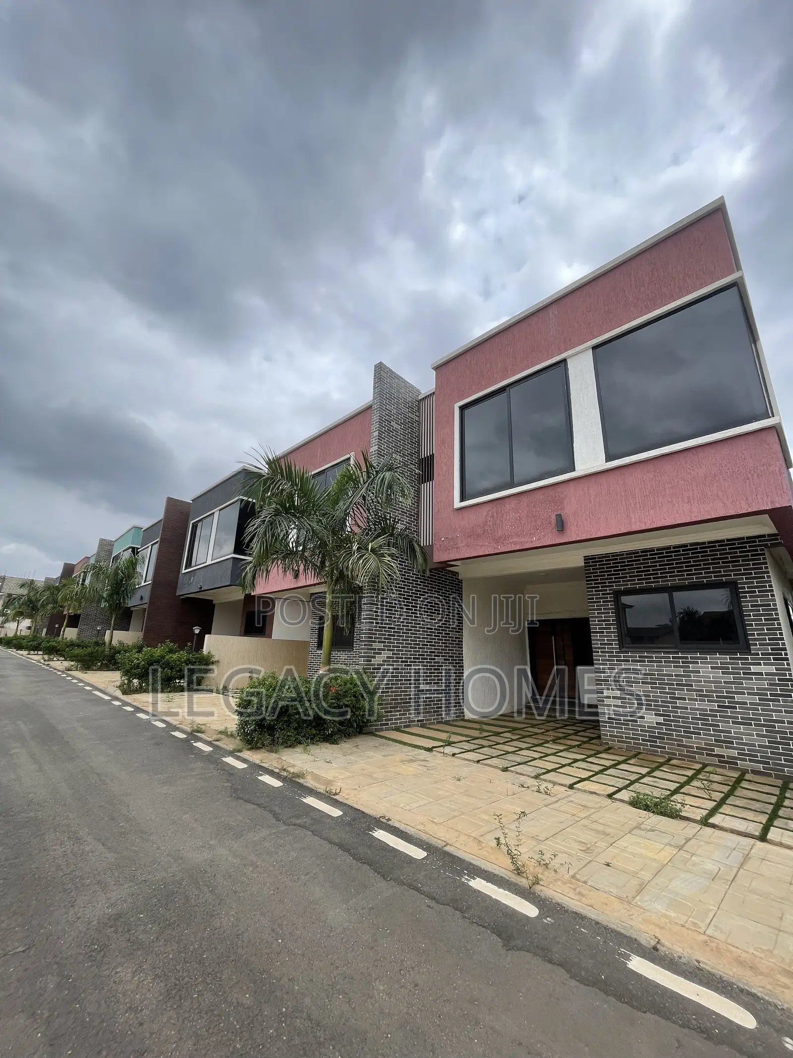 3bdrm Townhouse / Terrace in Haatso, Asore Junction for rent