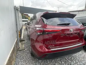 Toyota Highlander Limited AWD 2023 Red