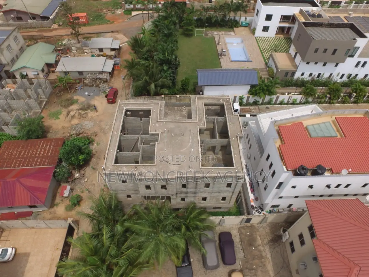 6bdrm Duplex in Adenta Frafraha, Accra Metropolitan for sale