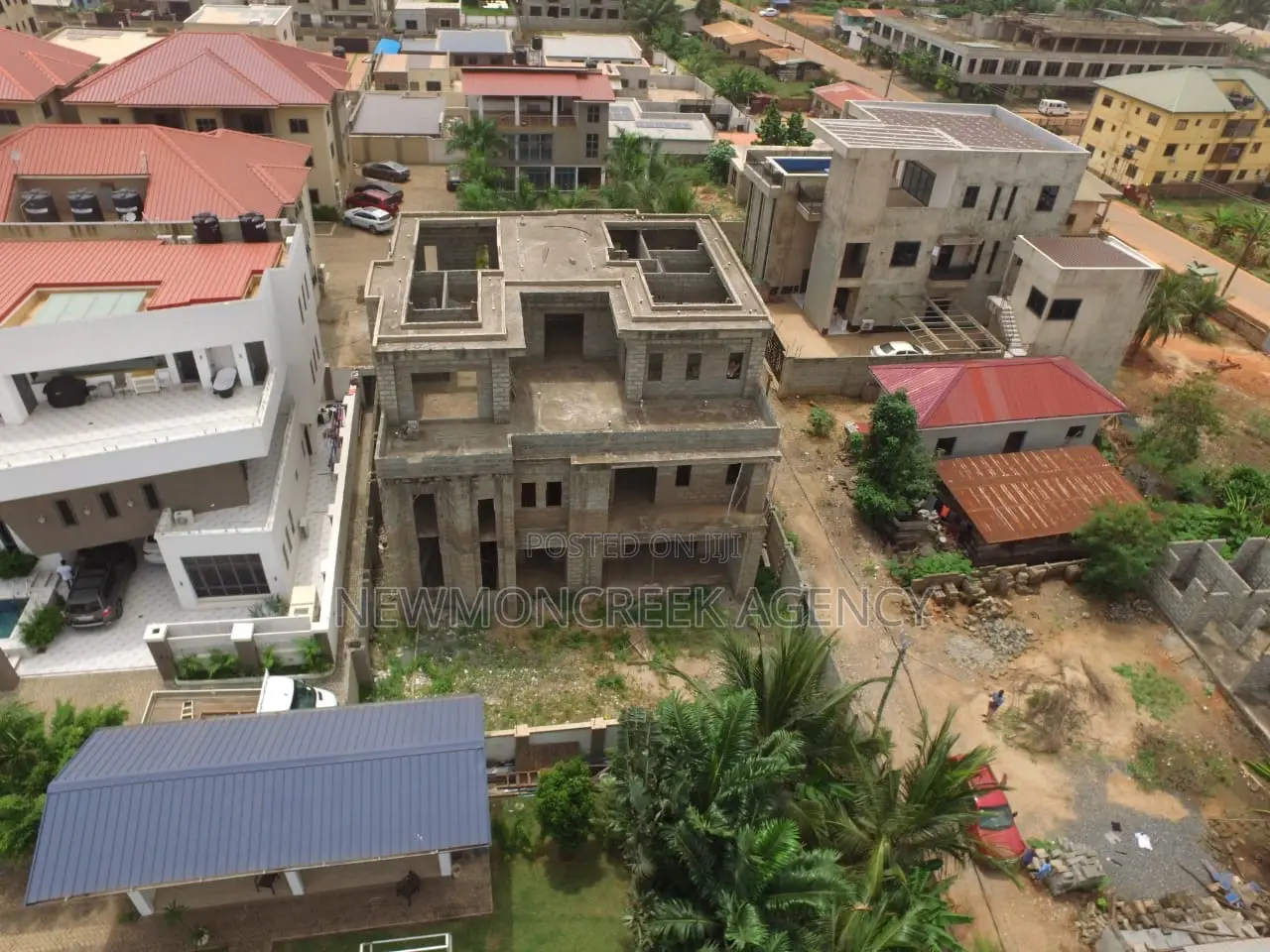 6bdrm Duplex in Adenta Frafraha, Accra Metropolitan for sale