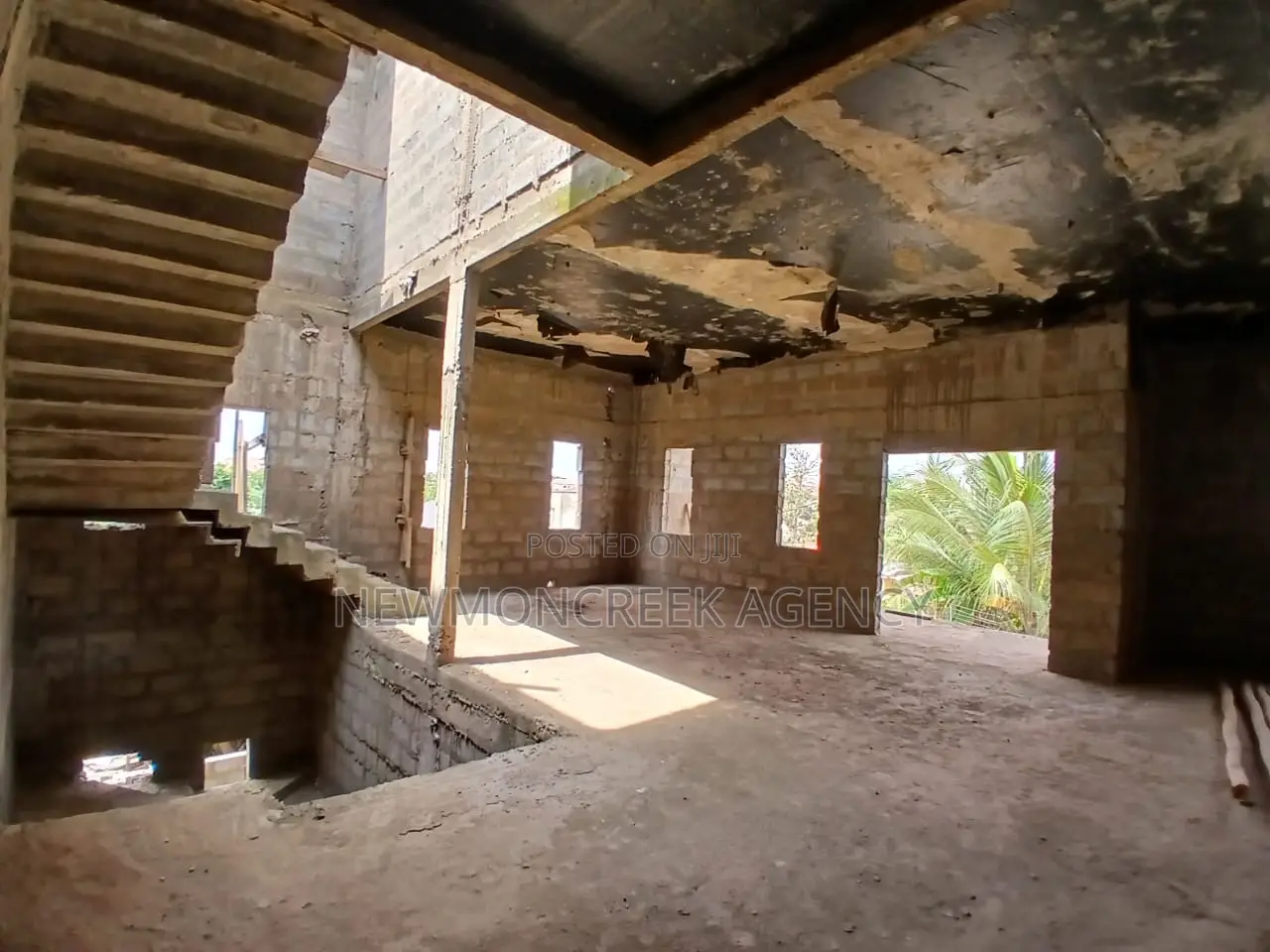 6bdrm Duplex in Adenta Frafraha, Accra Metropolitan for sale