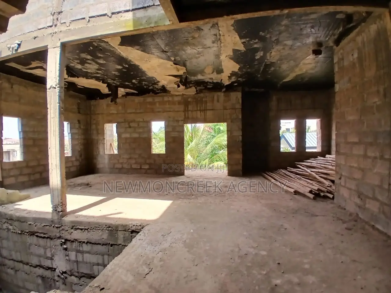 6bdrm Duplex in Adenta Frafraha, Accra Metropolitan for sale