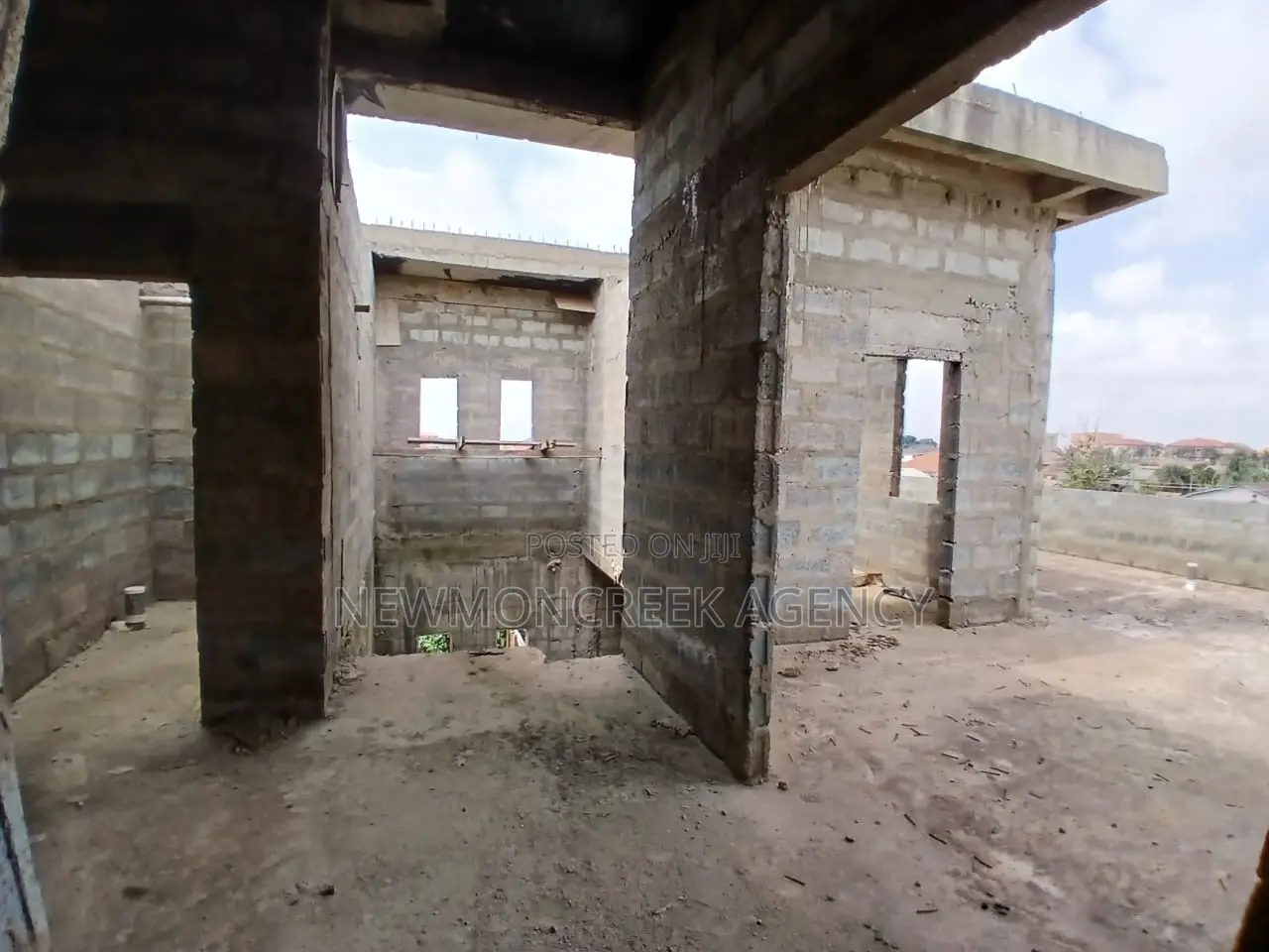 6bdrm Duplex in Adenta Frafraha, Accra Metropolitan for sale