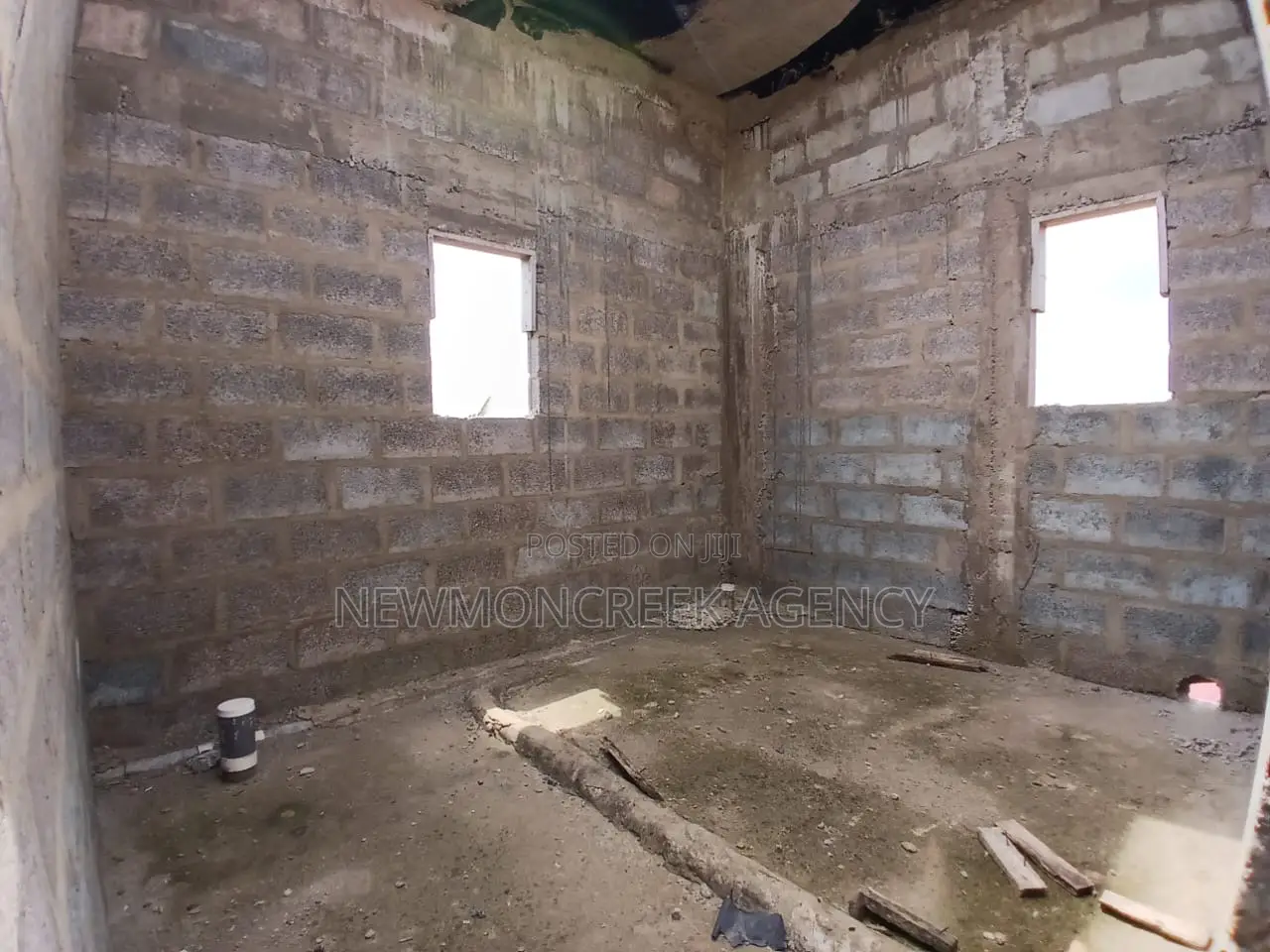 6bdrm Duplex in Adenta Frafraha, Accra Metropolitan for sale