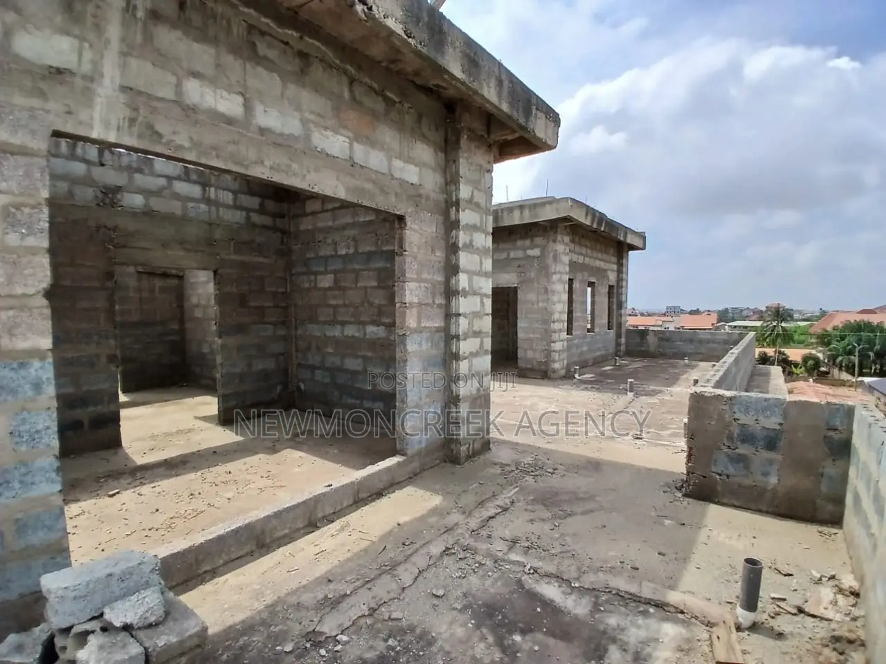 6bdrm Duplex in Adenta Frafraha, Accra Metropolitan for sale