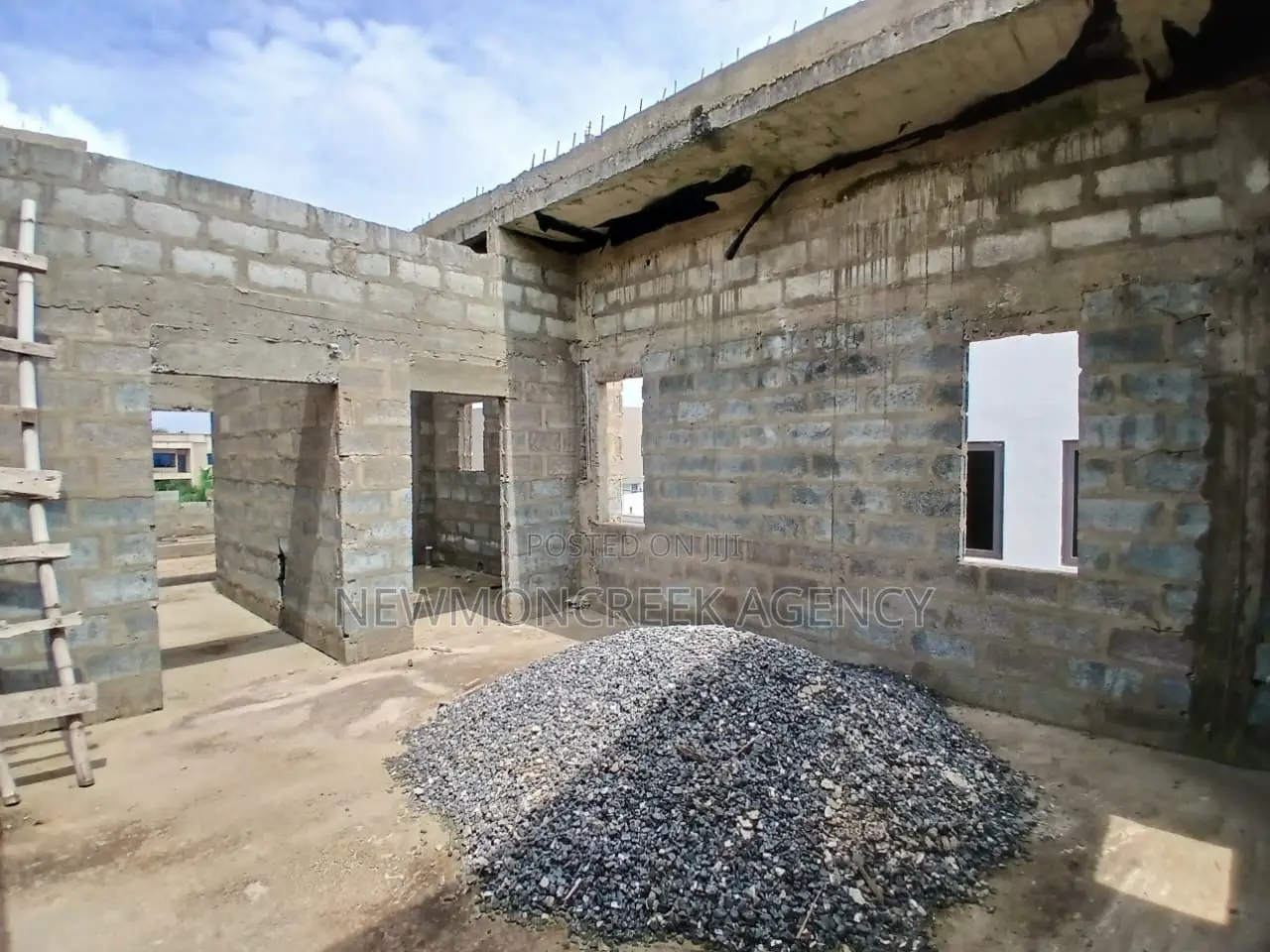 6bdrm Duplex in Adenta Frafraha, Accra Metropolitan for sale