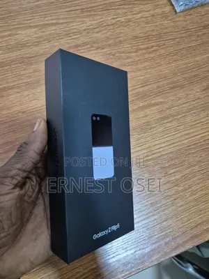 New Samsung Galaxy Z Flip5 512 GB