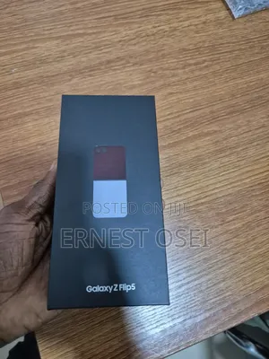 New Samsung Galaxy Z Flip5 512 GB