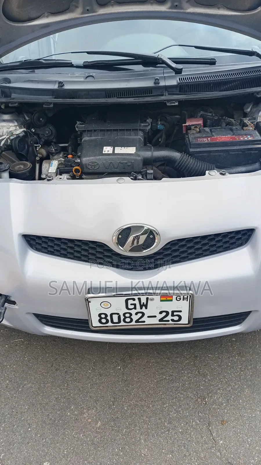 Toyota Vitz 2010 Silver