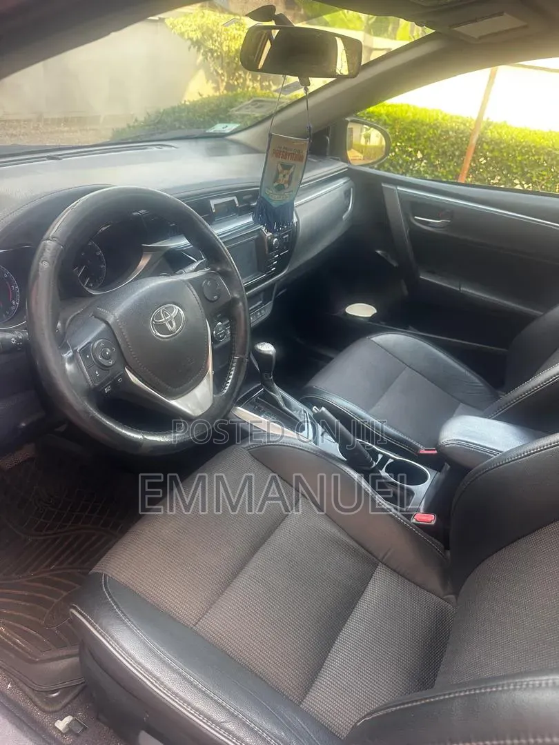 Toyota Corolla 2015 Red
