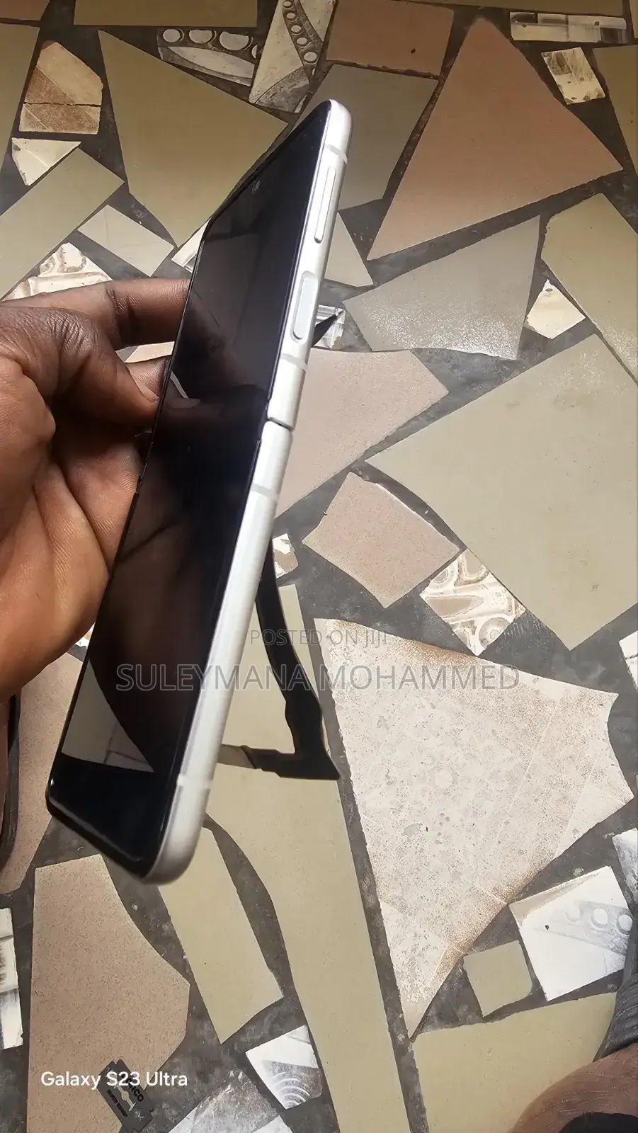 Samsung Galaxy Z Flip 4 Screen