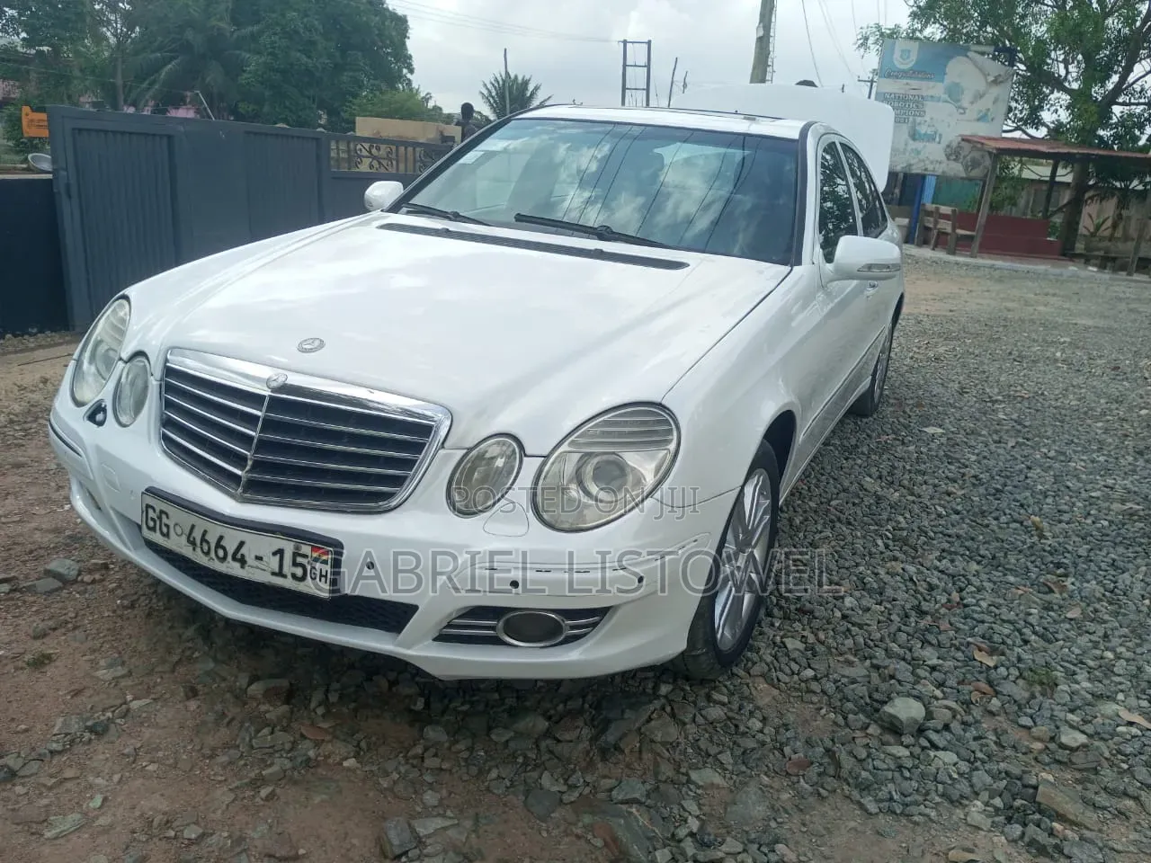 Mercedes-Benz 220E 2005 White