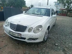 Mercedes-Benz 220E 2005 White