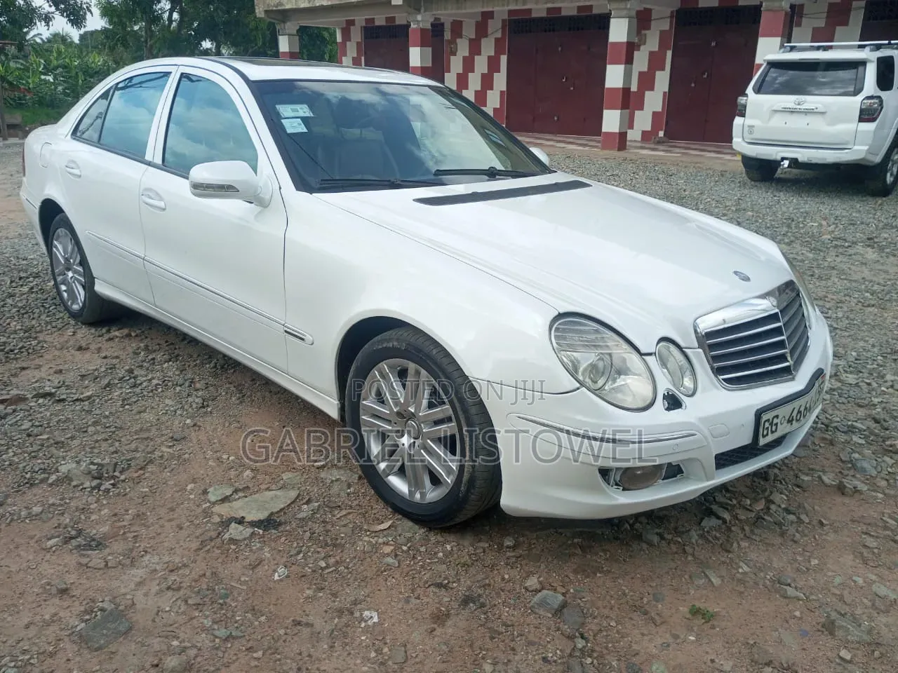Mercedes-Benz 220E 2005 White