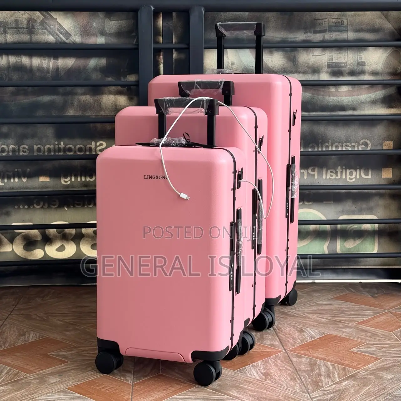 Three Set Traveling Suitcases With Charging Port