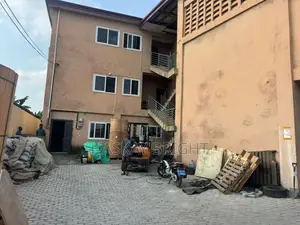 700 SQM Warehouse With 3 Unit 2 Bedroom Apartment for Rent at Achimota