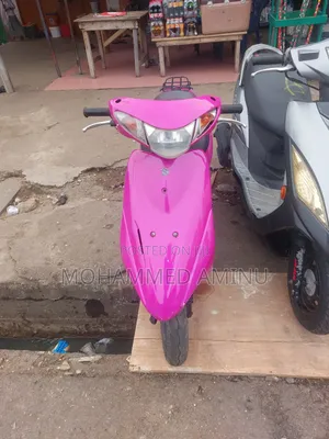 Suzuki GSR 2015 White