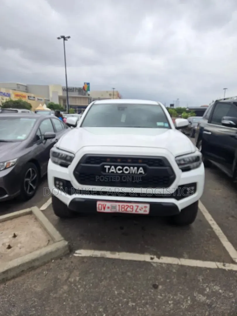 Toyota Tacoma 2023 White