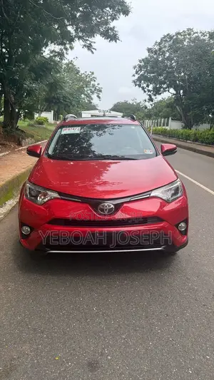 Toyota RAV4 XLE AWD (2.5L 4cyl 6A) 2017 Red