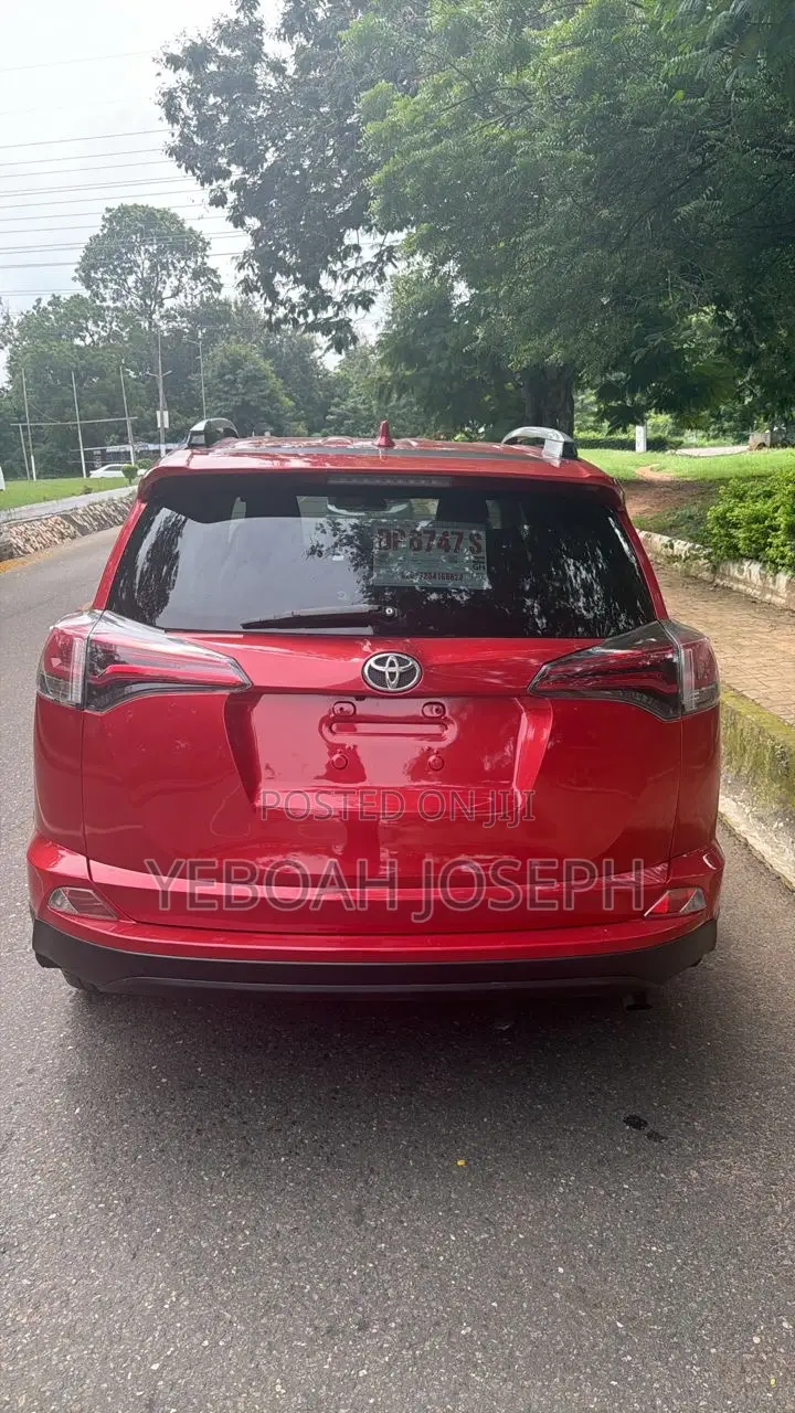 Toyota RAV4 XLE AWD (2.5L 4cyl 6A) 2017 Red