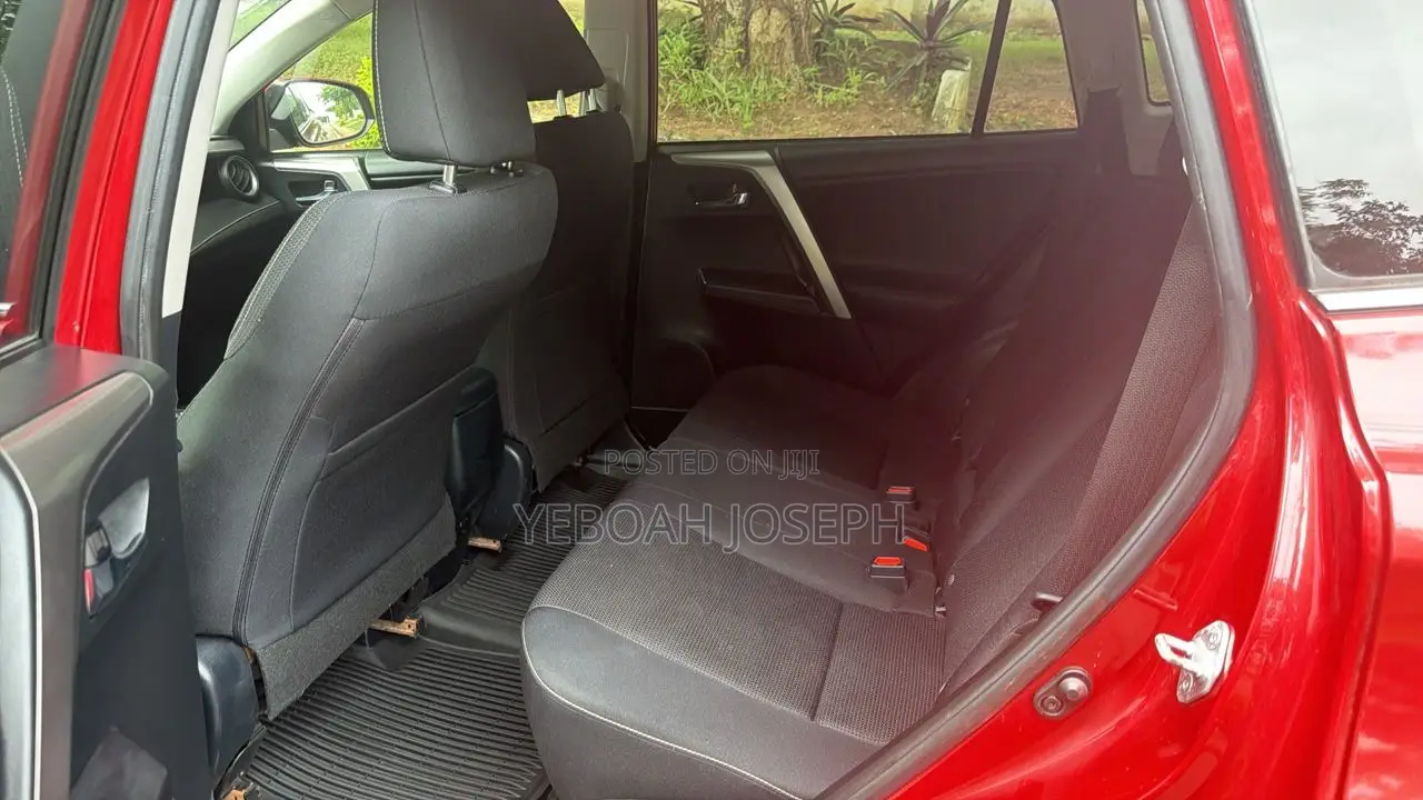 Toyota RAV4 XLE AWD (2.5L 4cyl 6A) 2017 Red
