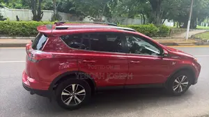 Toyota RAV4 XLE AWD (2.5L 4cyl 6A) 2017 Red