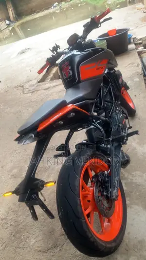KTM 2023 Orange