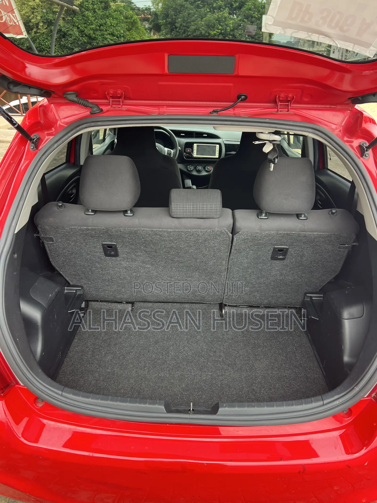 Toyota Vitz 1.3 FWD 3dr 2015 Red