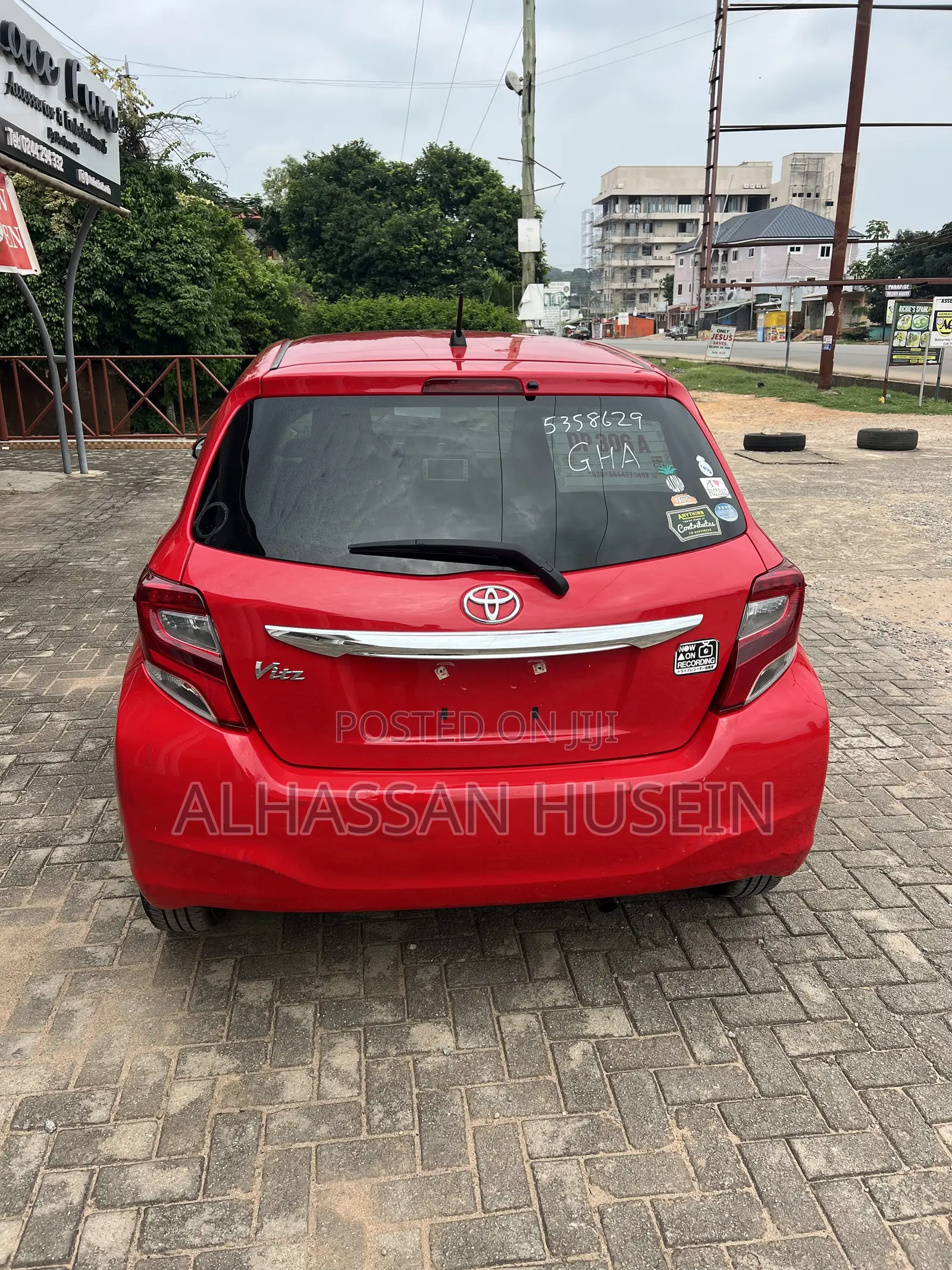 Toyota Vitz 1.3 FWD 3dr 2015 Red