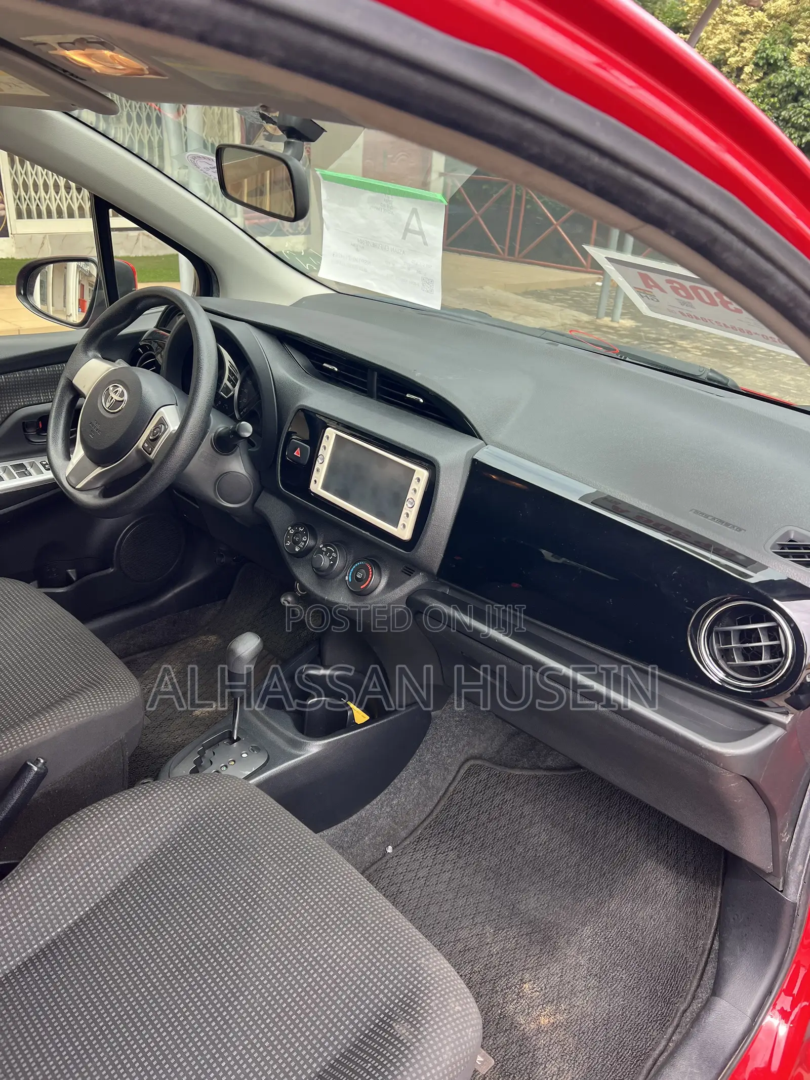 Toyota Vitz 1.3 FWD 3dr 2015 Red