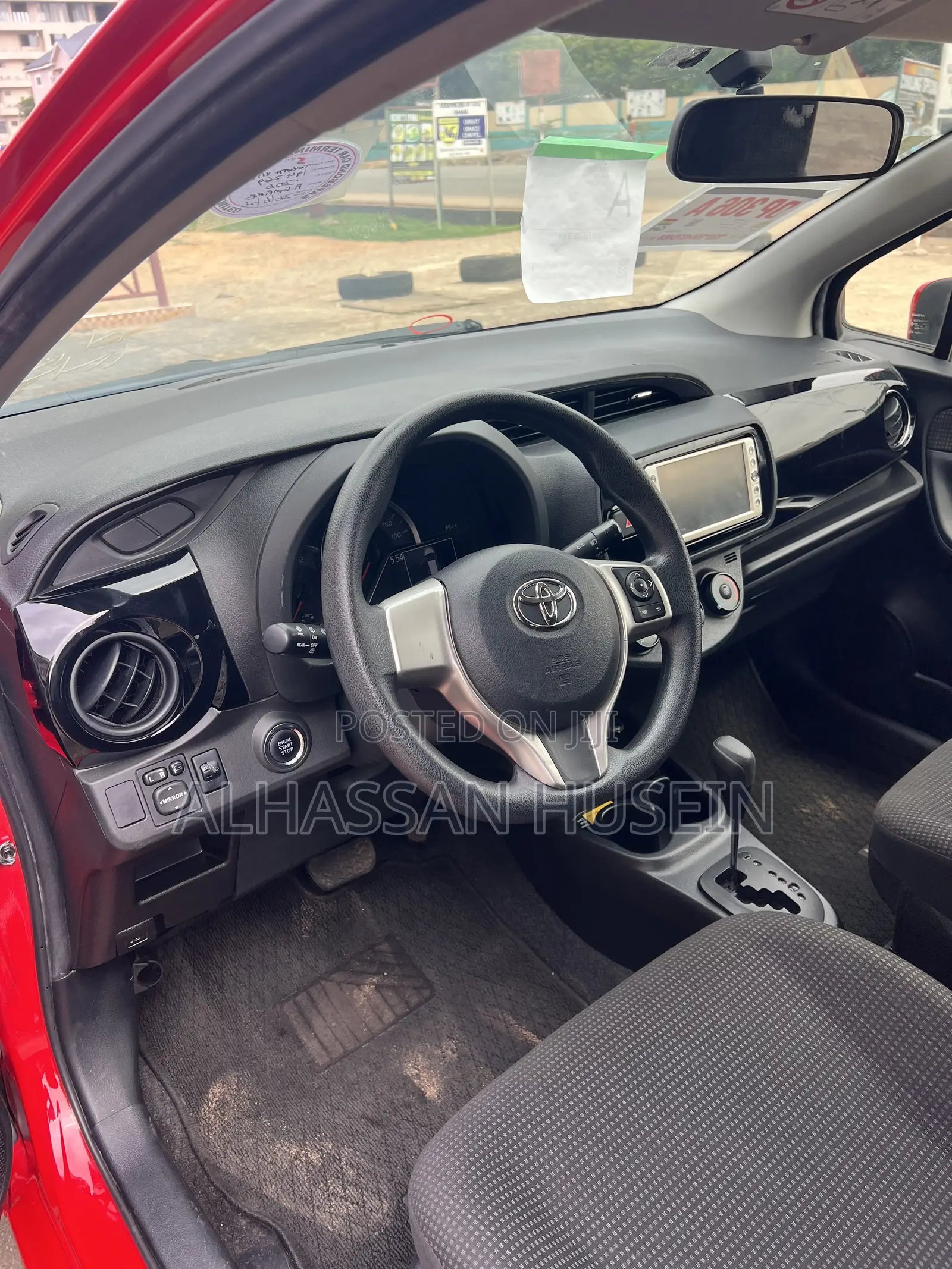 Toyota Vitz 1.3 FWD 3dr 2015 Red