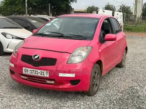 Toyota Vitz 1.3 AWD 3dr 2010 Red