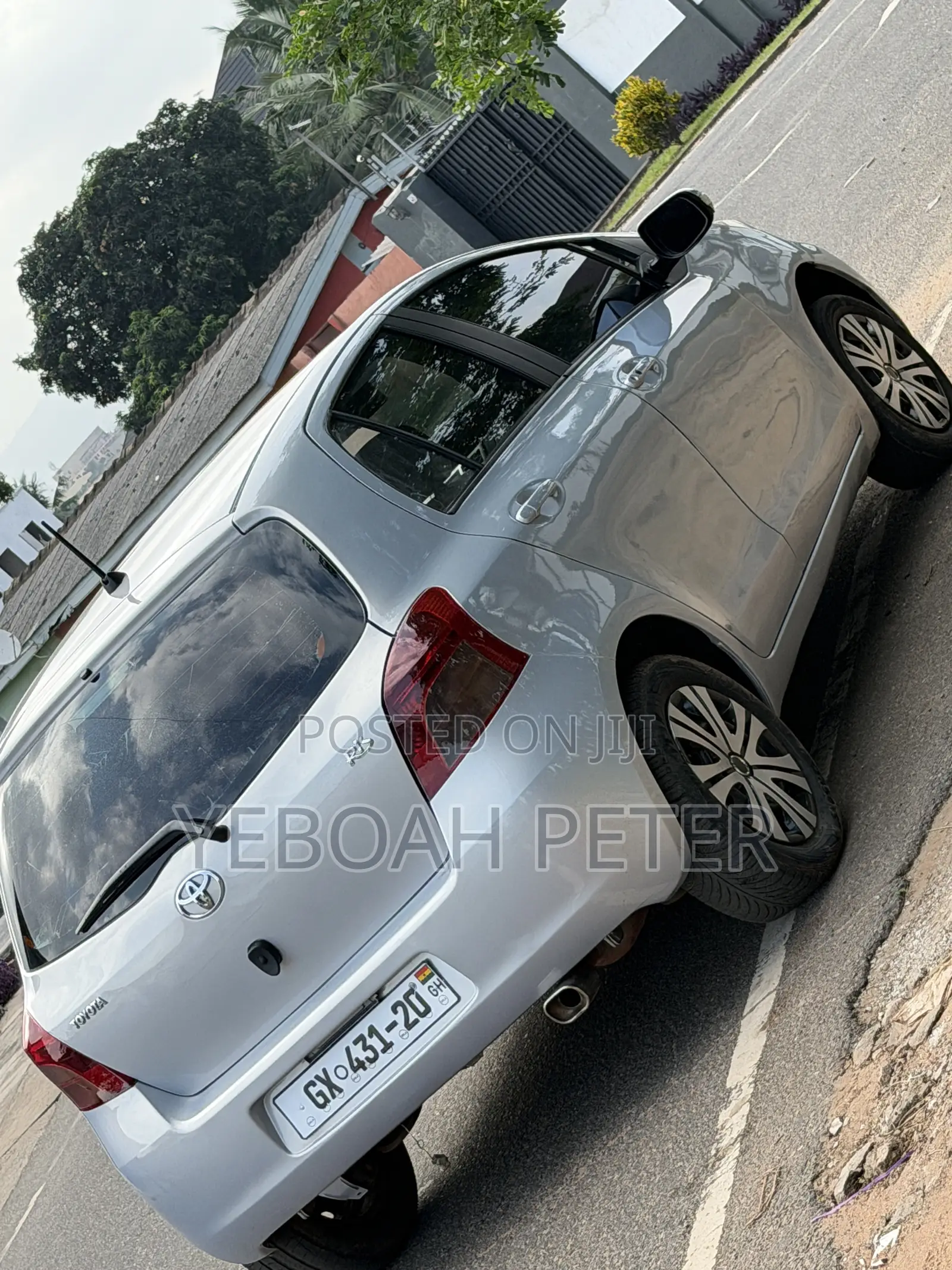 Toyota Vitz 2010 Black