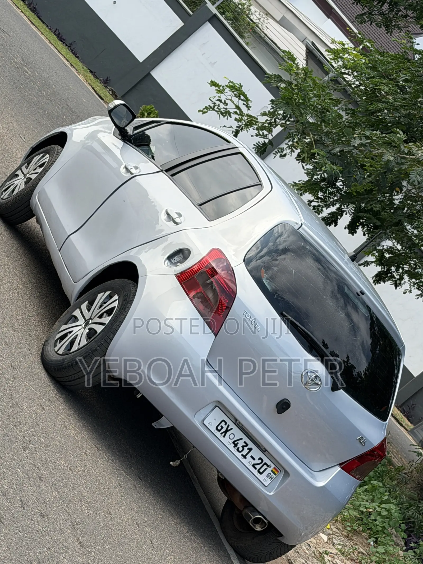 Toyota Vitz 2010 Black
