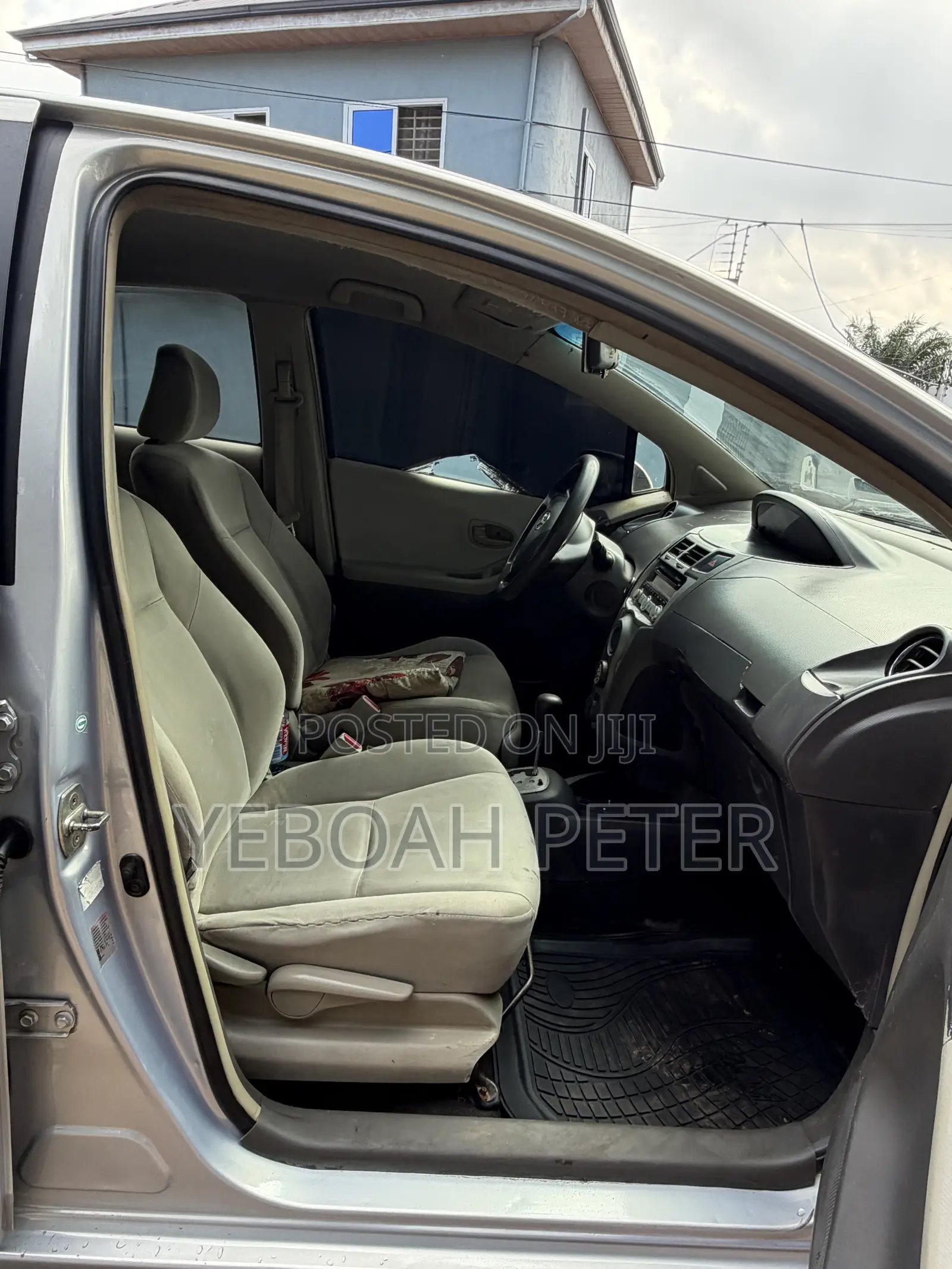 Toyota Vitz 2010 Black