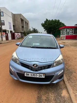 Toyota Vitz 1.0 FWD 5dr 2013 Blue