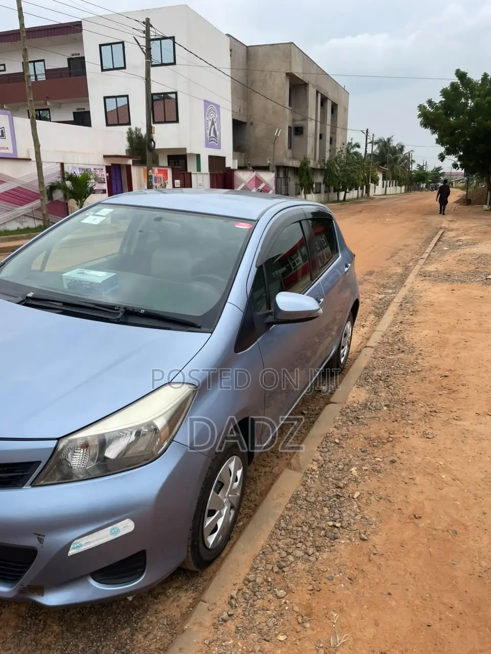Toyota Vitz 1.0 FWD 5dr 2013 Blue