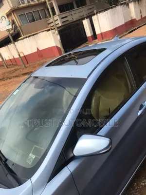 Hyundai Elantra Limited Sedan FWD (1.8L 4cyl 6A) 2013 Blue