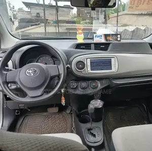 Toyota Vitz 1.3 AWD 3dr 2013 Silver