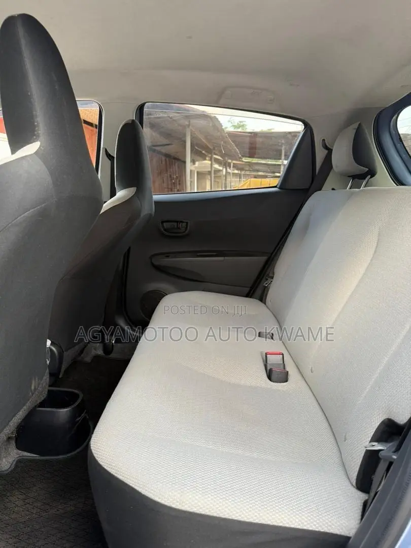 Toyota Vitz 1.3 AWD 3dr 2013 Silver