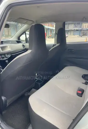 Toyota Vitz 1.3 AWD 3dr 2013 Silver